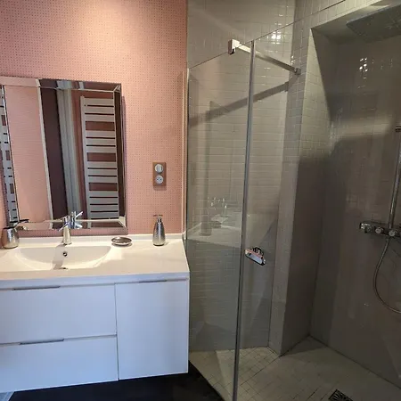 Bourgeois Et Moderne Au Coeur D'epinal, Ideal Pour Decouvrir La *