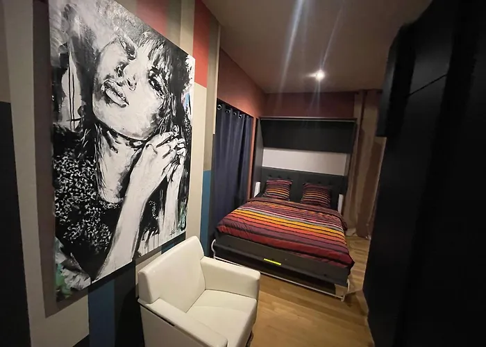 Bourgeois Et Moderne Au Coeur D'epinal, Ideal Pour Decouvrir La - Fr-1-589-691 Epinal