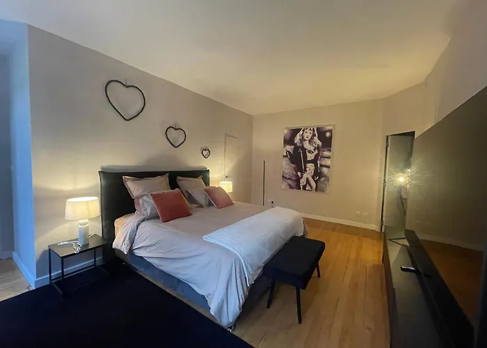 Apartment Bourgeois Et Moderne Au Coeur D'epinal, Ideal Pour Decouvrir La - Fr-1-589-691 Epinal