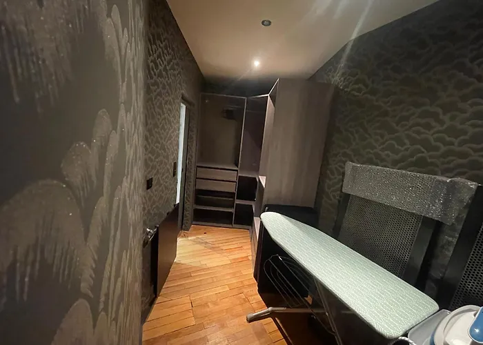 Bourgeois Et Moderne Au Coeur D'epinal, Ideal Pour Decouvrir La - Fr-1-589-691 * Epinal